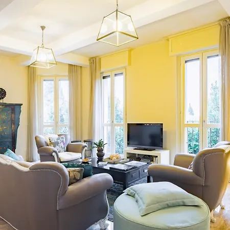 Apartment Residenza Al Vittoriale - By Host4u Gardone Riviera